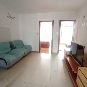 望海园中学望岛名郡G区，三室两厅，多层住人四楼，简单装修