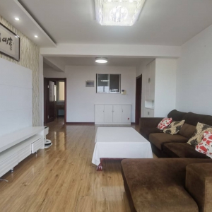 南山泰苑 106平85.8万 车位另算