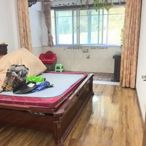 实验学区房住人三楼精装