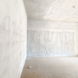 理想山三期 毛坯带储藏室车位