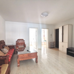 实验中学住人二楼