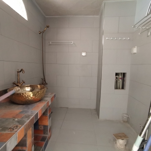 龙海山庄低楼层三室向阳精装修出售