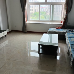 正琪花园 洋房电梯7楼 三室精装修