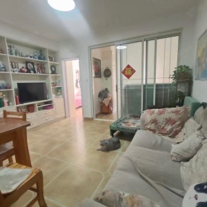 紫藤花园一楼带小院出售