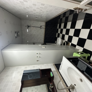 戚谷疃北区 框架 5楼 南向复试 精装三室 109平