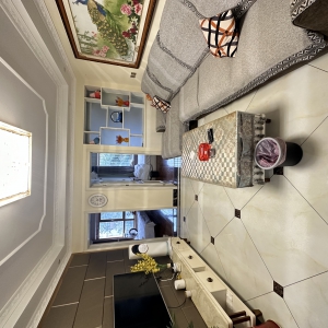 黄泥沟 住人一楼 三室 精装 88平 带草厦