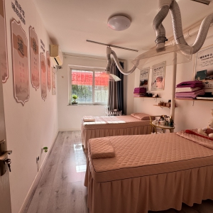 昌鸿c区一楼带大院三室向阳带储藏室